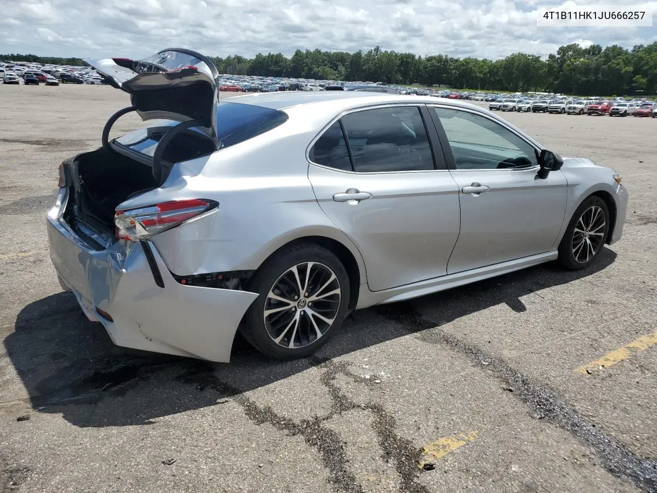 2018 Toyota Camry L VIN: 4T1B11HK1JU666257 Lot: 62793774