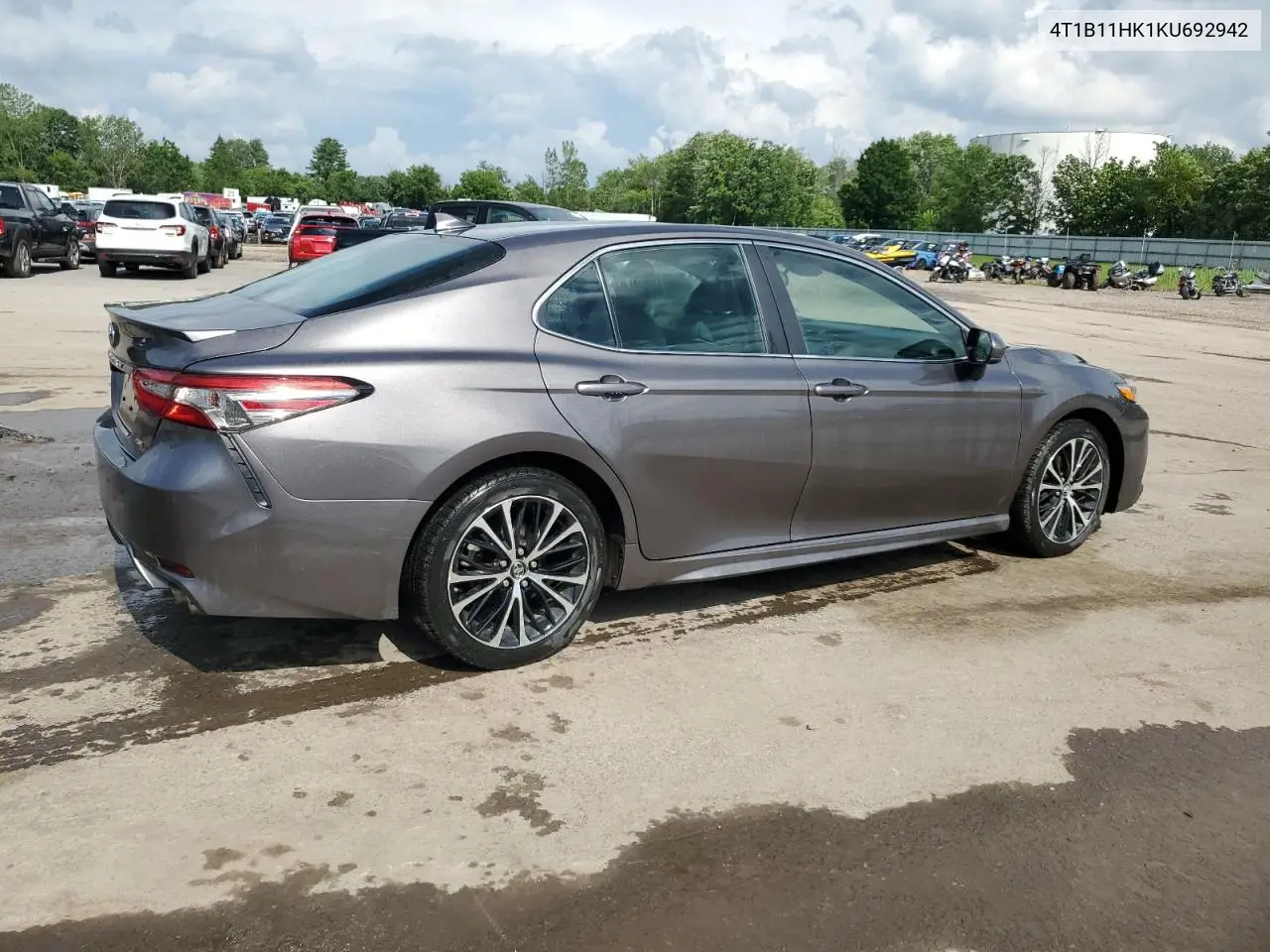 2019 Toyota Camry L VIN: 4T1B11HK1KU692942 Lot: 62779255
