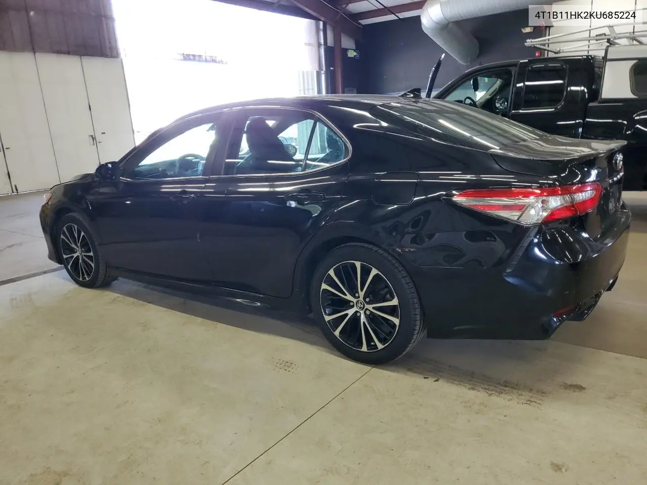 2019 Toyota Camry L VIN: 4T1B11HK2KU685224 Lot: 62976995