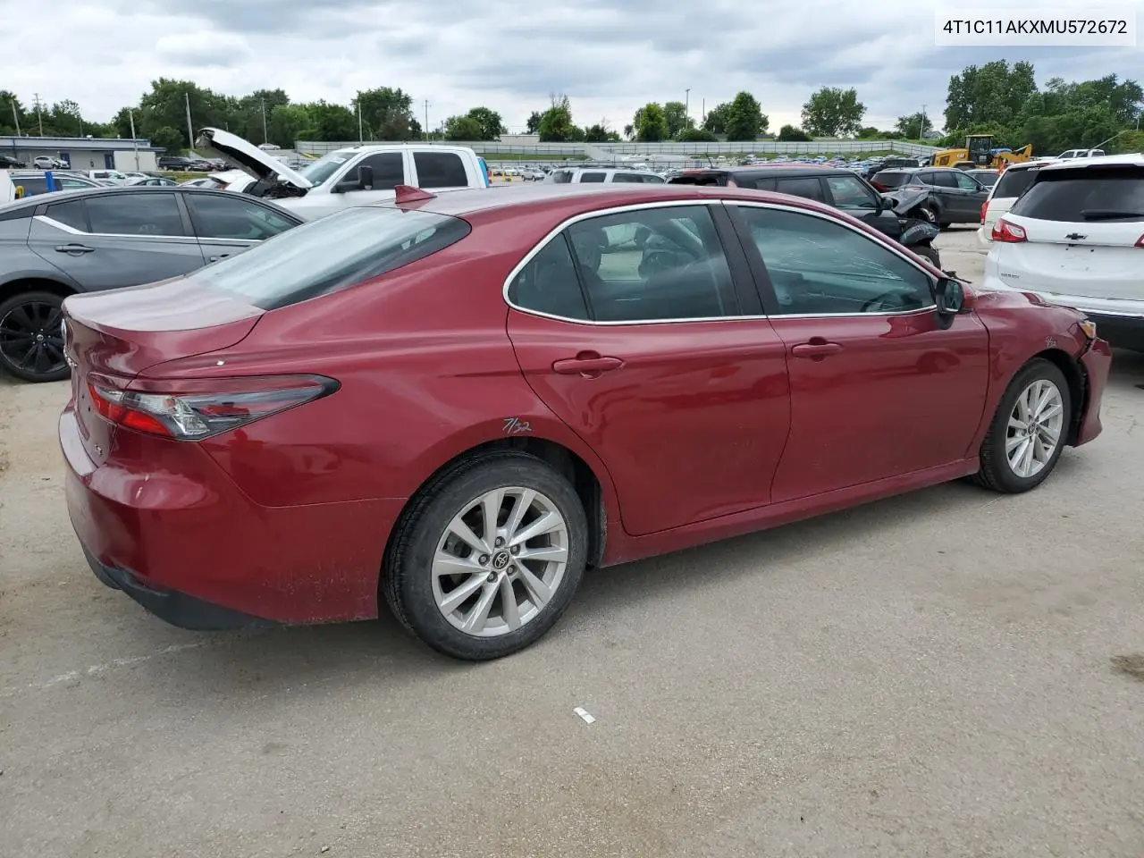 2021 Toyota Camry Le VIN: 4T1C11AKXMU572672 Lot: 62947075