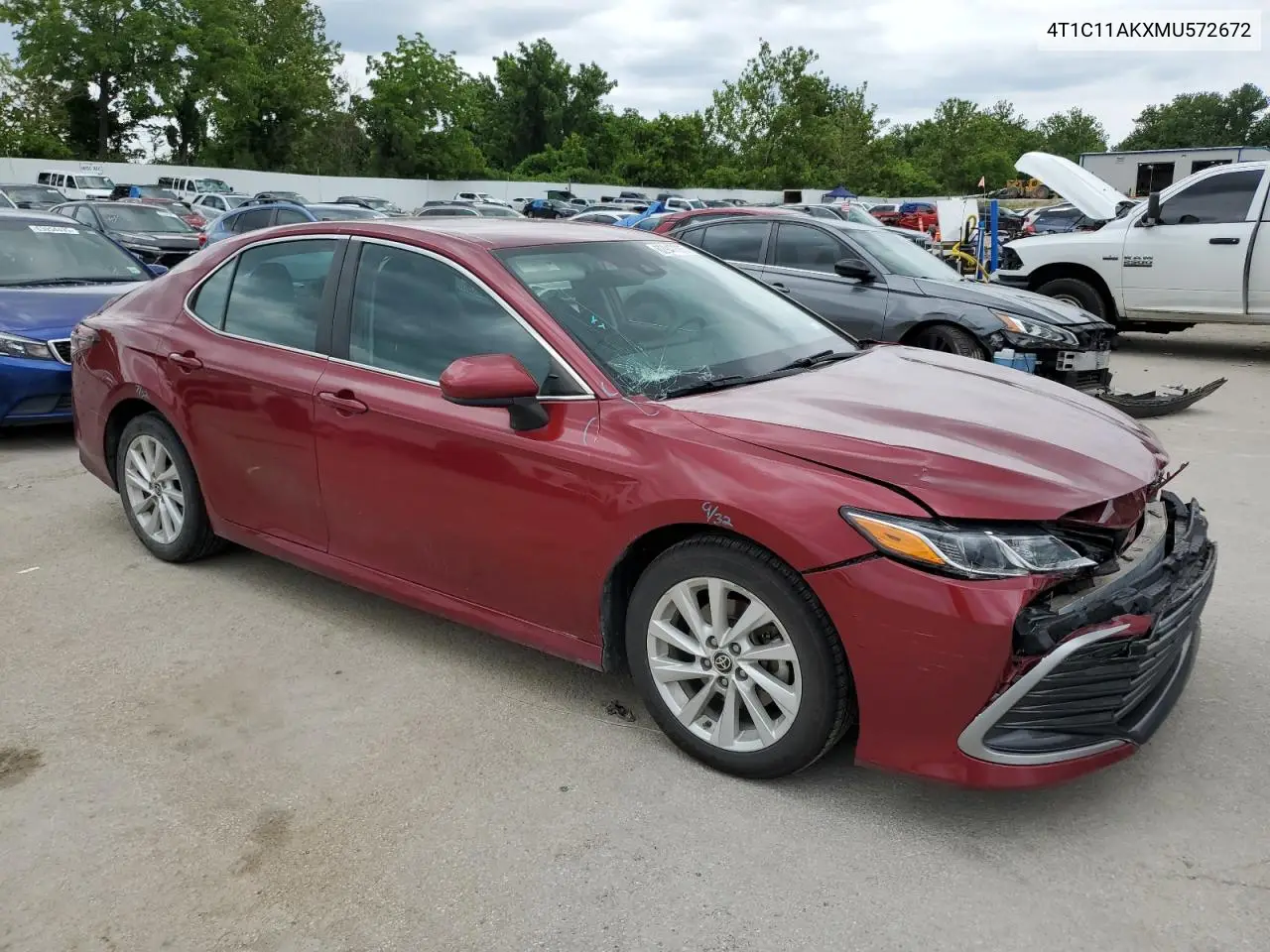 2021 Toyota Camry Le VIN: 4T1C11AKXMU572672 Lot: 62947075