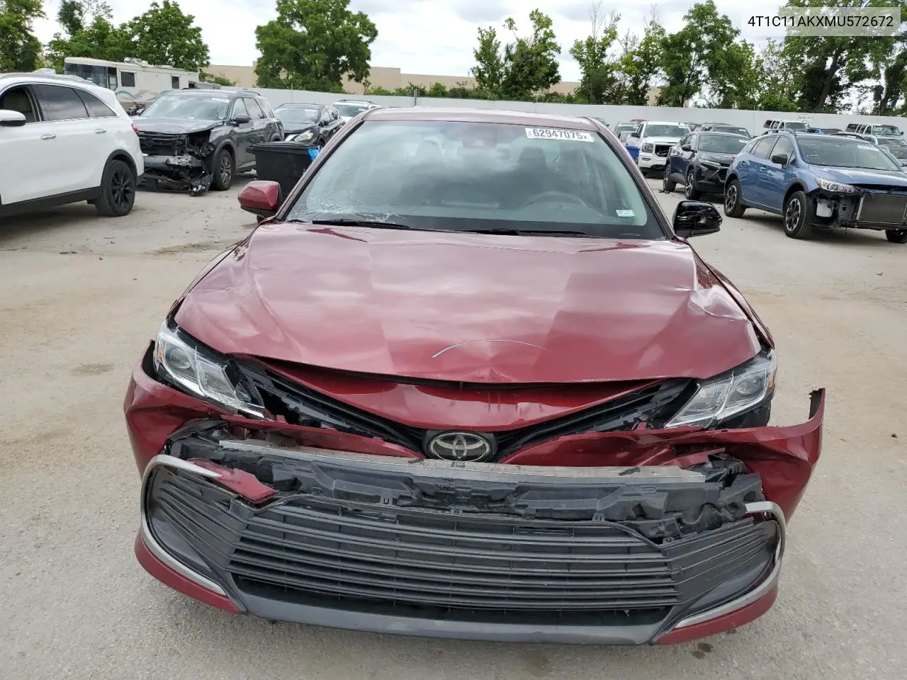 2021 Toyota Camry Le VIN: 4T1C11AKXMU572672 Lot: 62947075