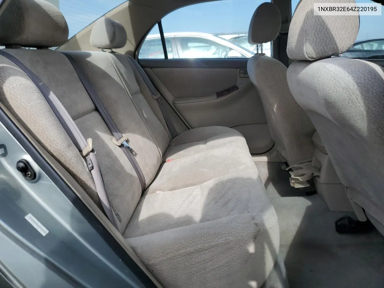 2004 Toyota Corolla Ce VIN: 1NXBR32E64Z220195 Lot: 56362655