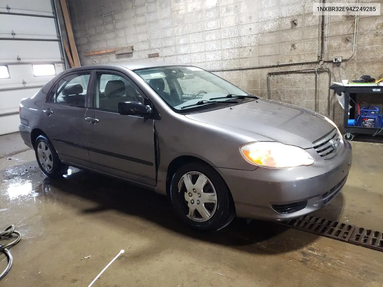 2004 Toyota Corolla Ce VIN: 1NXBR32E94Z249285 Lot: 56840565
