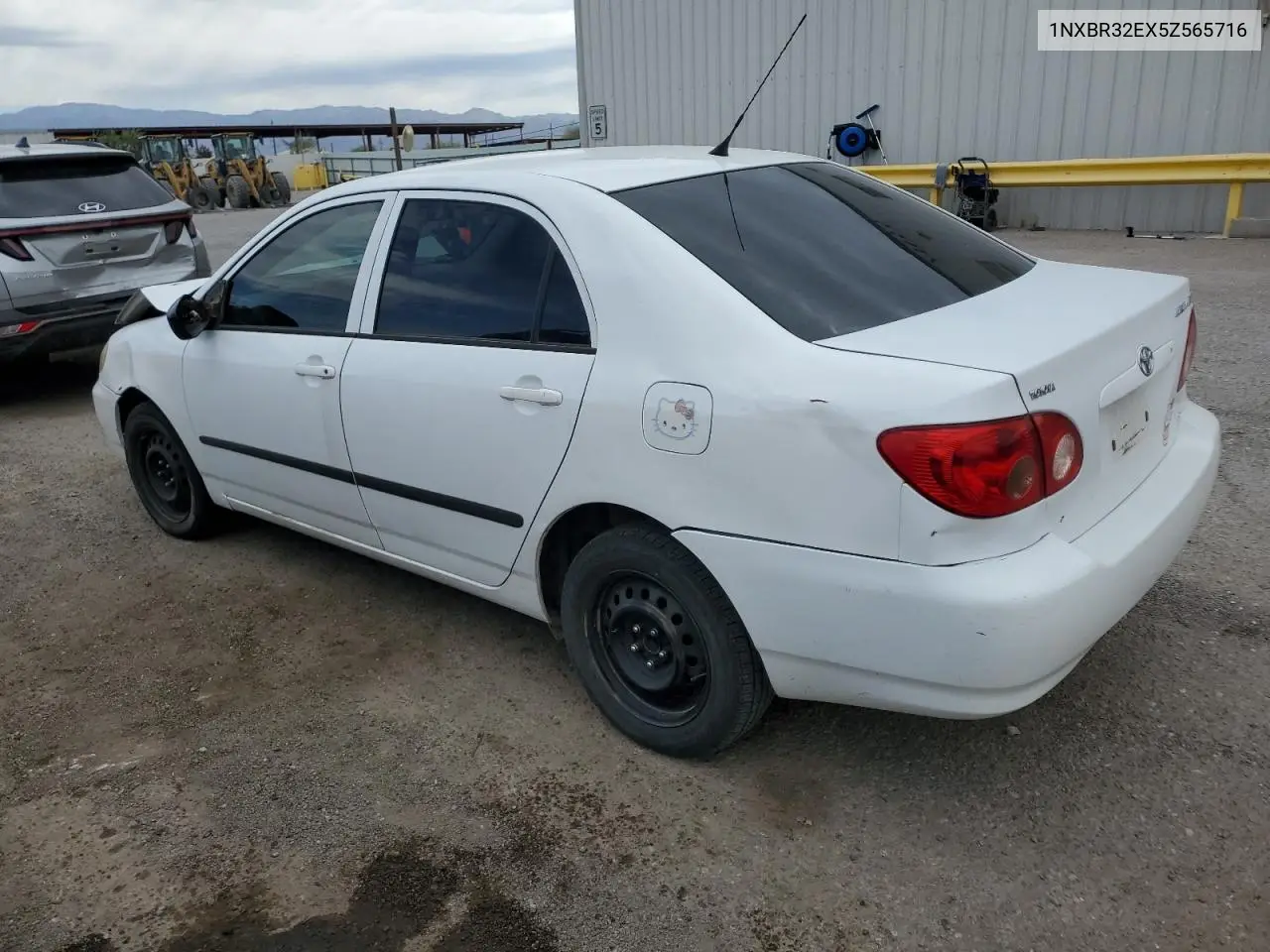 2005 Toyota Corolla Ce VIN: 1NXBR32EX5Z565716 Lot: 56152425