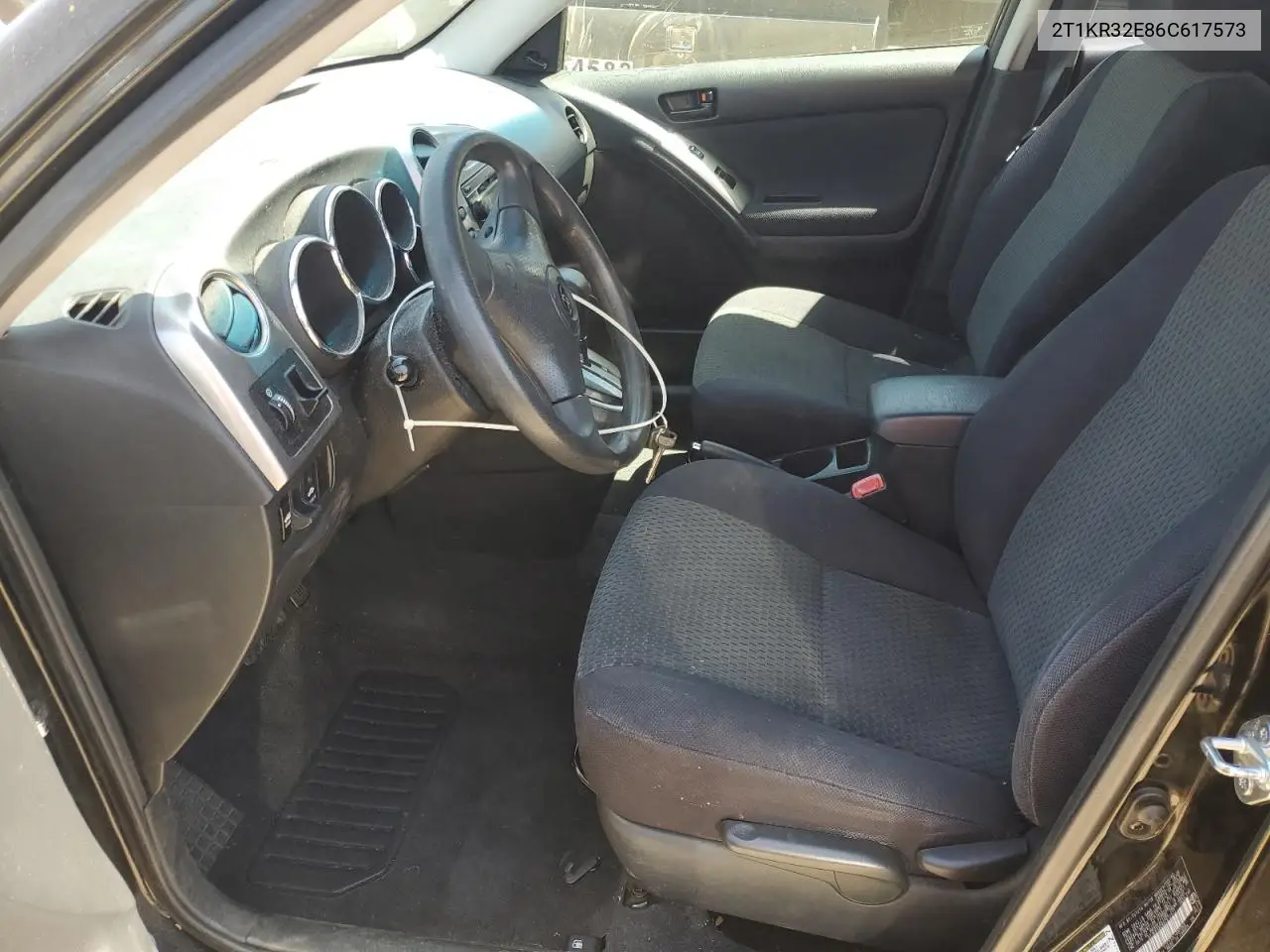 2006 Toyota Corolla Matrix Xr VIN: 2T1KR32E86C617573 Lot: 56352395