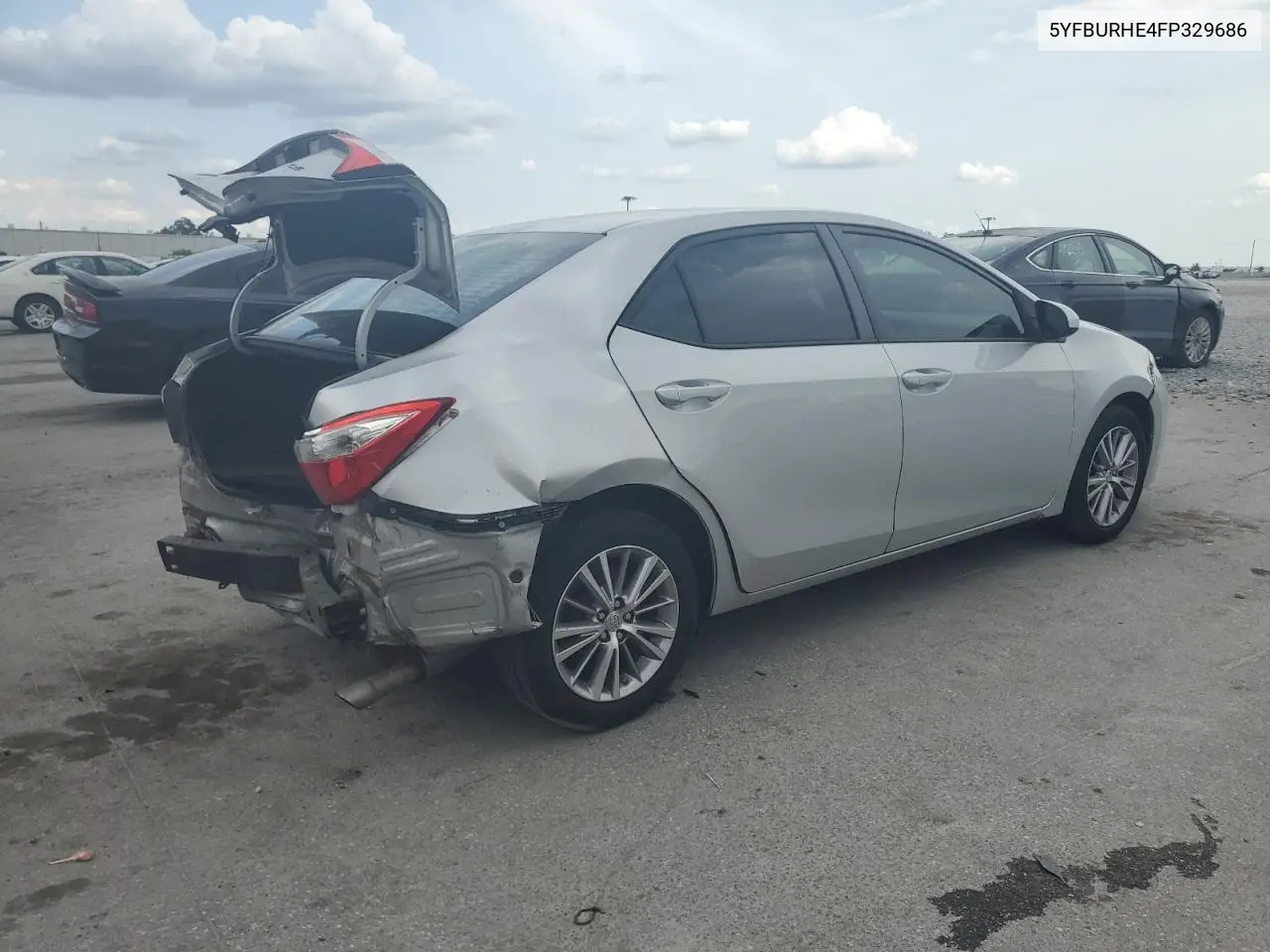 2015 Toyota Corolla L VIN: 5YFBURHE4FP329686 Lot: 56233325