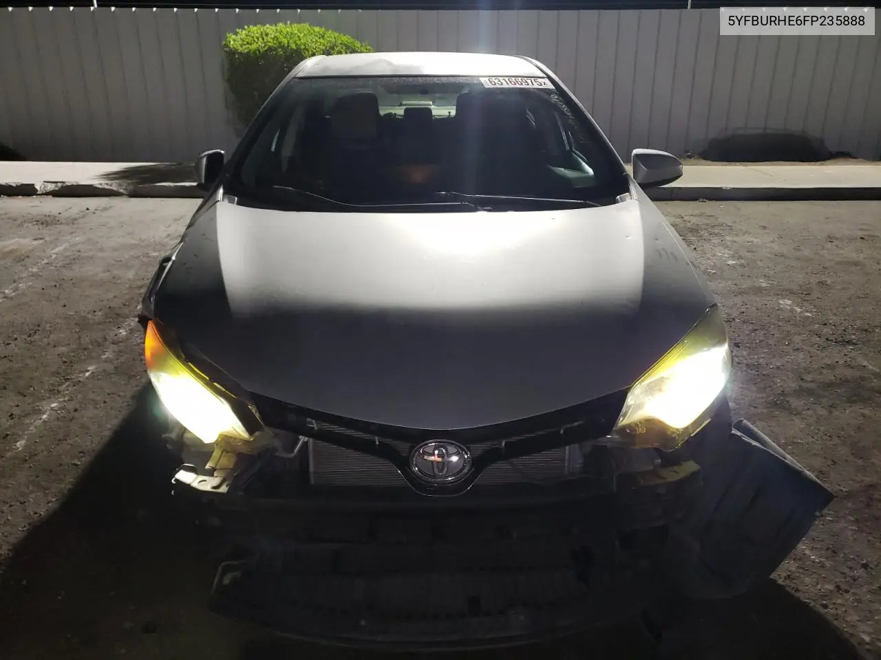 2015 Toyota Corolla L VIN: 5YFBURHE6FP235888 Lot: 63166975