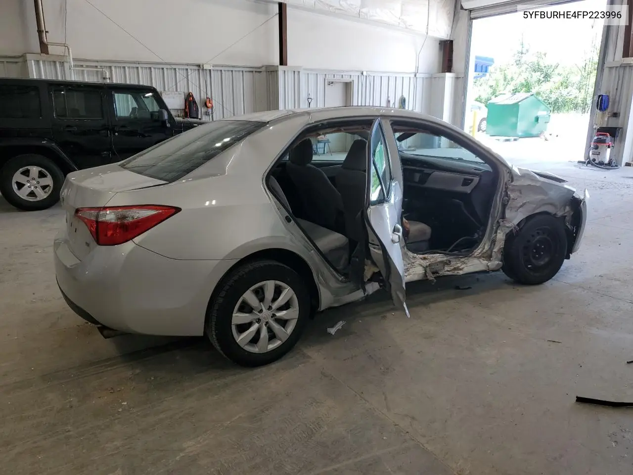2015 Toyota Corolla L VIN: 5YFBURHE4FP223996 Lot: 63373515