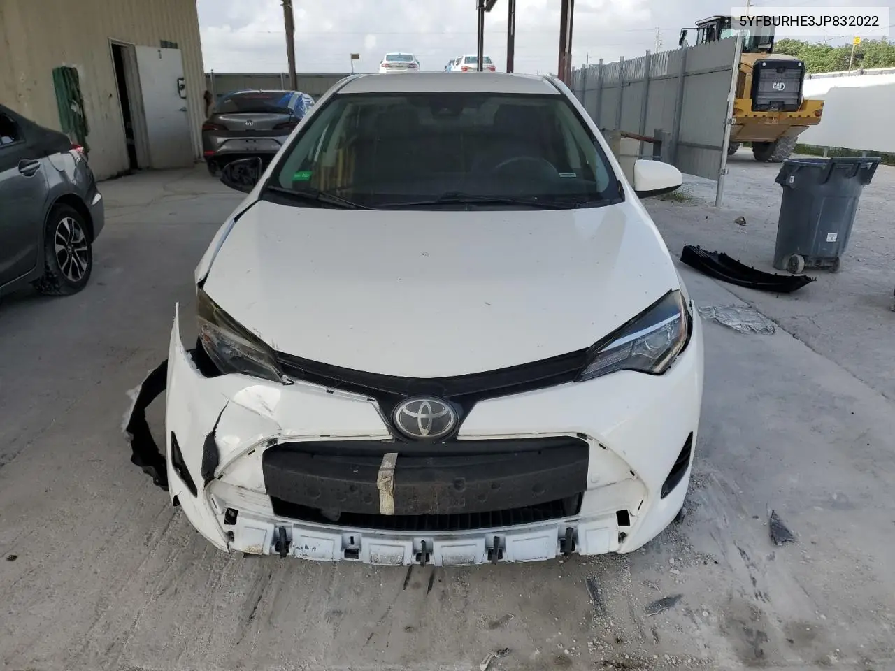 2018 Toyota Corolla L VIN: 5YFBURHE3JP832022 Lot: 62708025