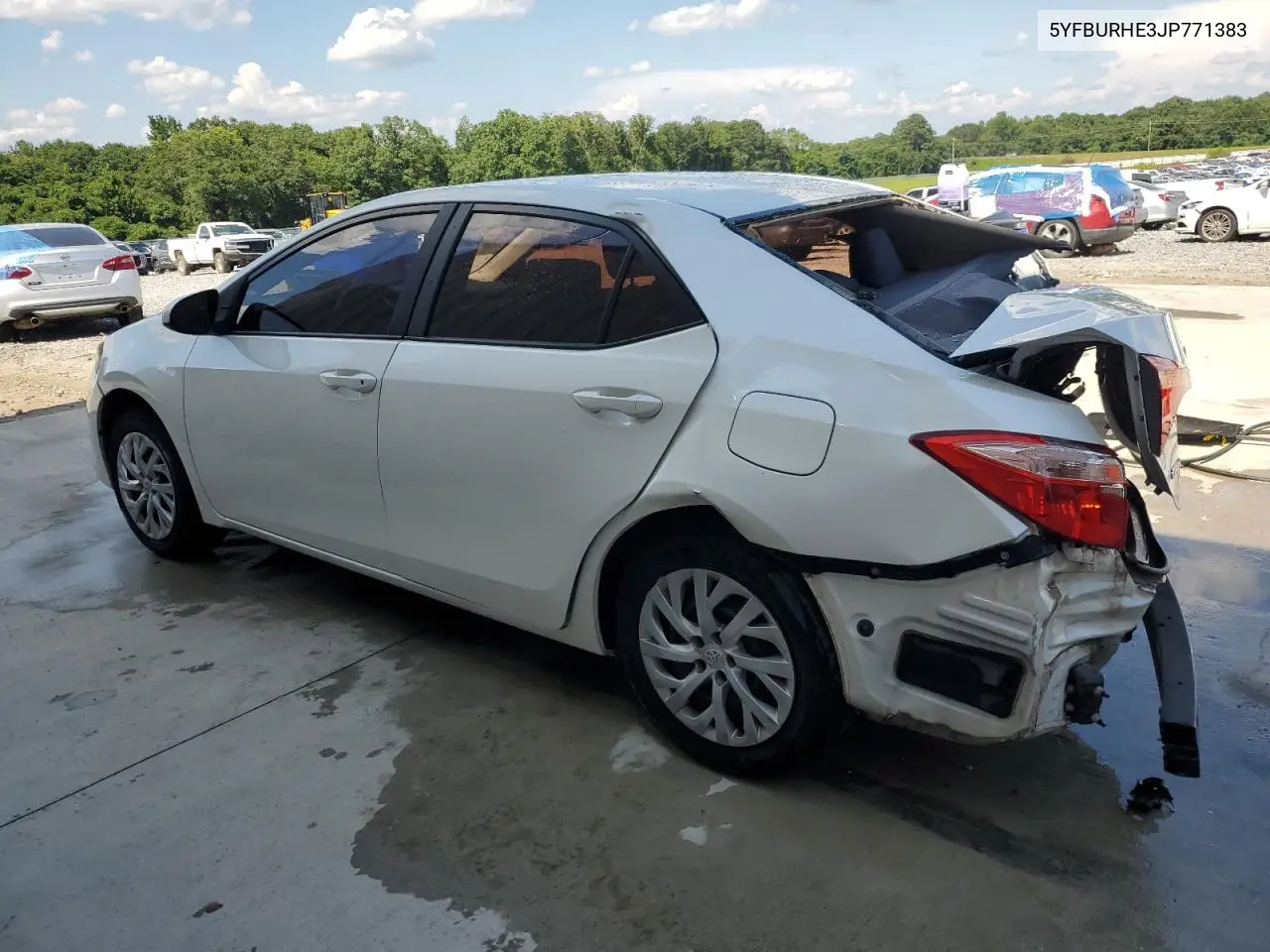 2018 Toyota Corolla L VIN: 5YFBURHE3JP771383 Lot: 62993225