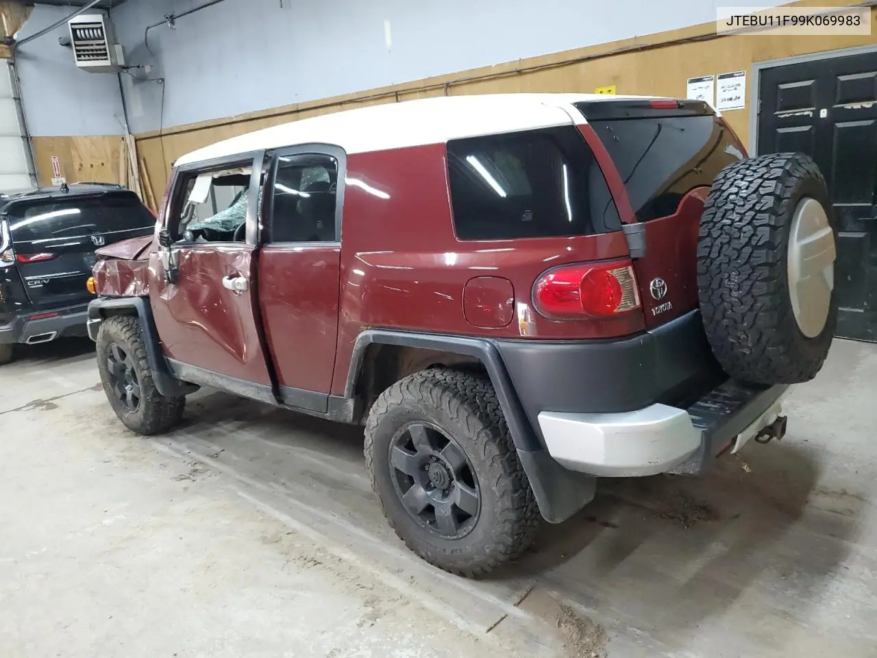 2009 Toyota Fj Cruiser VIN: JTEBU11F99K069983 Lot: 60000895