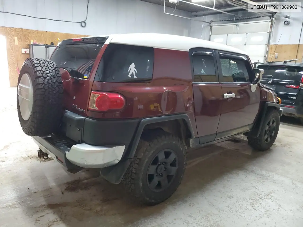 2009 Toyota Fj Cruiser VIN: JTEBU11F99K069983 Lot: 60000895