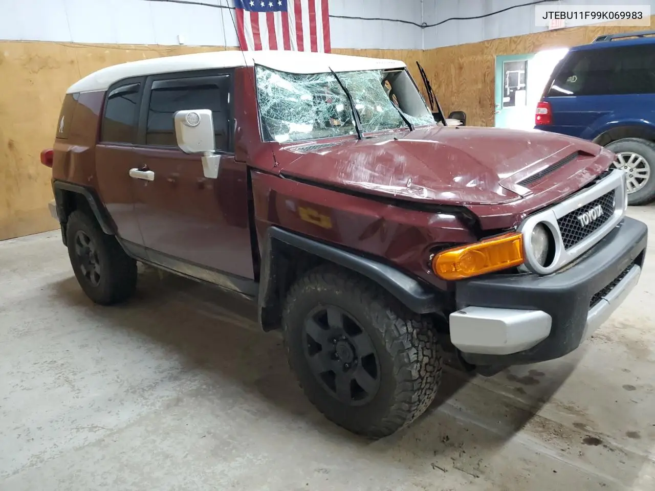 2009 Toyota Fj Cruiser VIN: JTEBU11F99K069983 Lot: 60000895