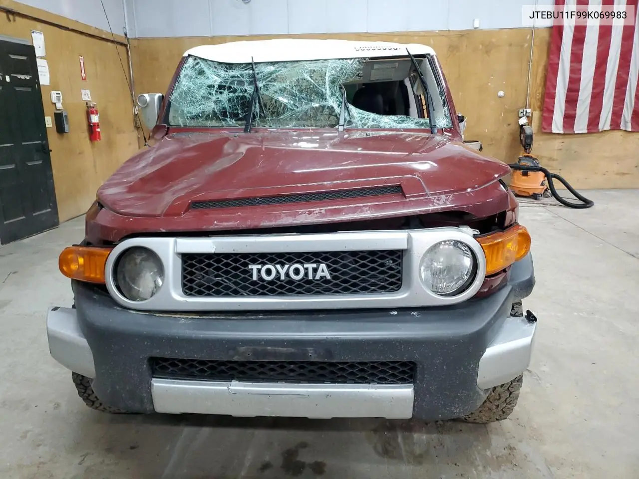 2009 Toyota Fj Cruiser VIN: JTEBU11F99K069983 Lot: 60000895