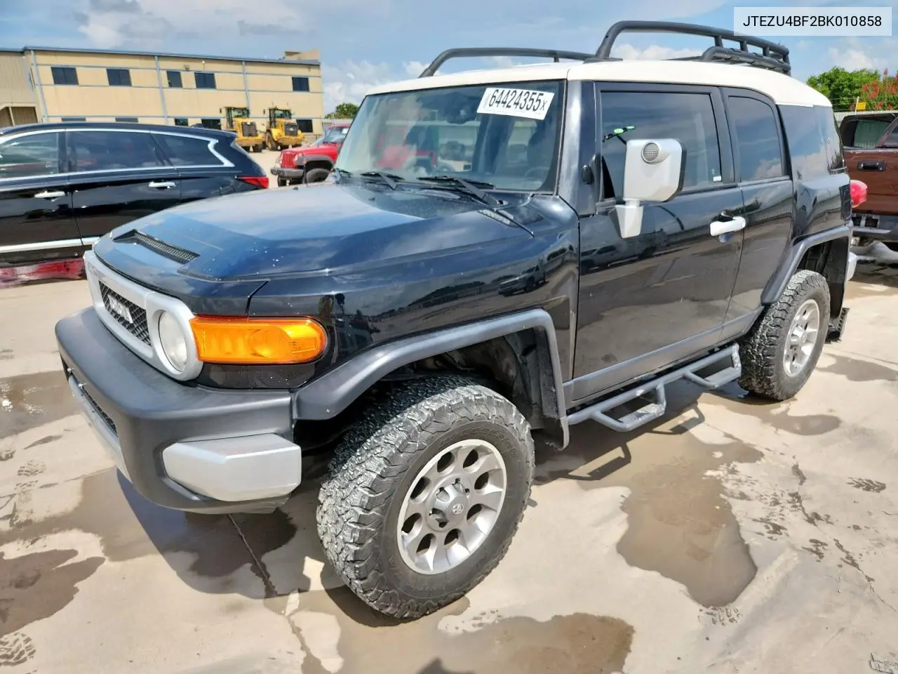2011 Toyota Fj Cruiser VIN: JTEZU4BF2BK010858 Lot: 64424355