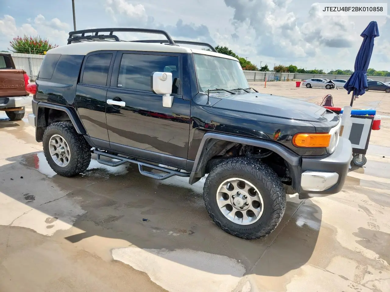 2011 Toyota Fj Cruiser VIN: JTEZU4BF2BK010858 Lot: 64424355