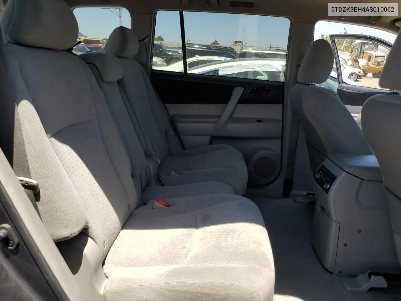 2010 Toyota Highlander VIN: 5TDZK3EH4AS010062 Lot: 62936505