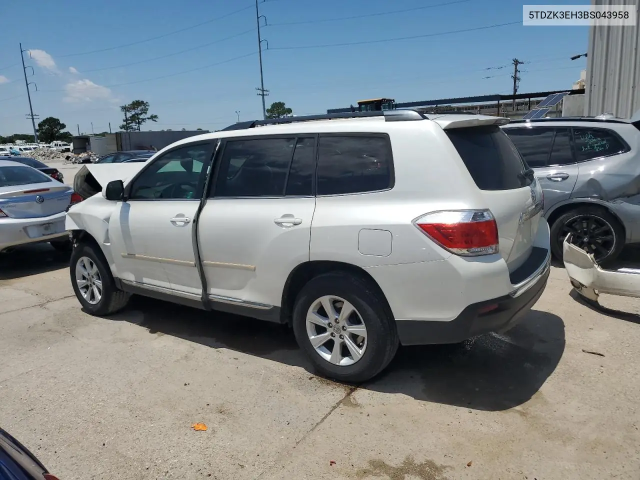 2011 Toyota Highlander Base VIN: 5TDZK3EH3BS043958 Lot: 56554645