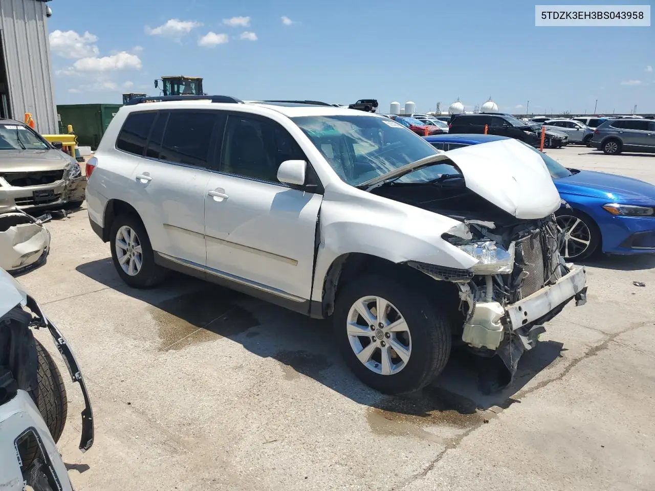 2011 Toyota Highlander Base VIN: 5TDZK3EH3BS043958 Lot: 56554645
