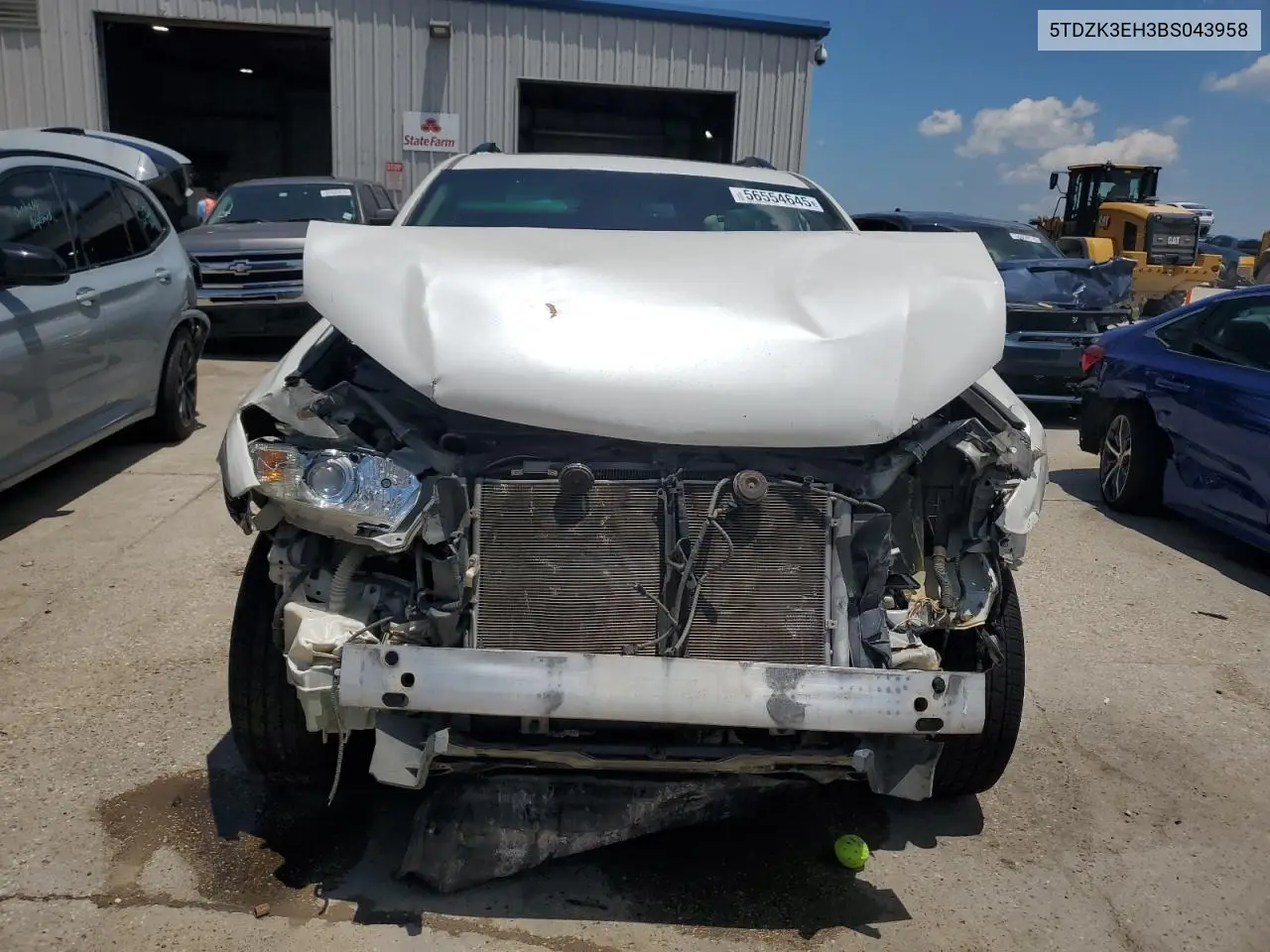 2011 Toyota Highlander Base VIN: 5TDZK3EH3BS043958 Lot: 56554645