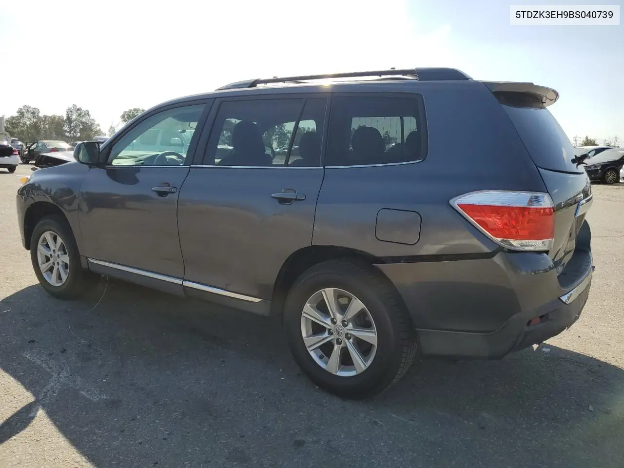 2011 Toyota Highlander Base VIN: 5TDZK3EH9BS040739 Lot: 57082695