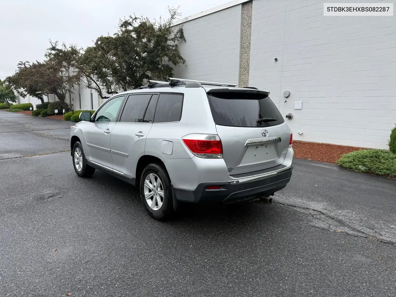 2011 Toyota Highlander Base VIN: 5TDBK3EHXBS082287 Lot: 63148225