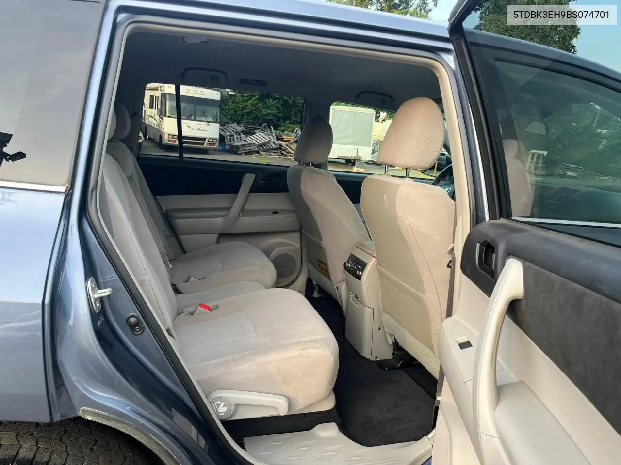 2011 Toyota Highlander Base VIN: 5TDBK3EH9BS074701 Lot: 65478785