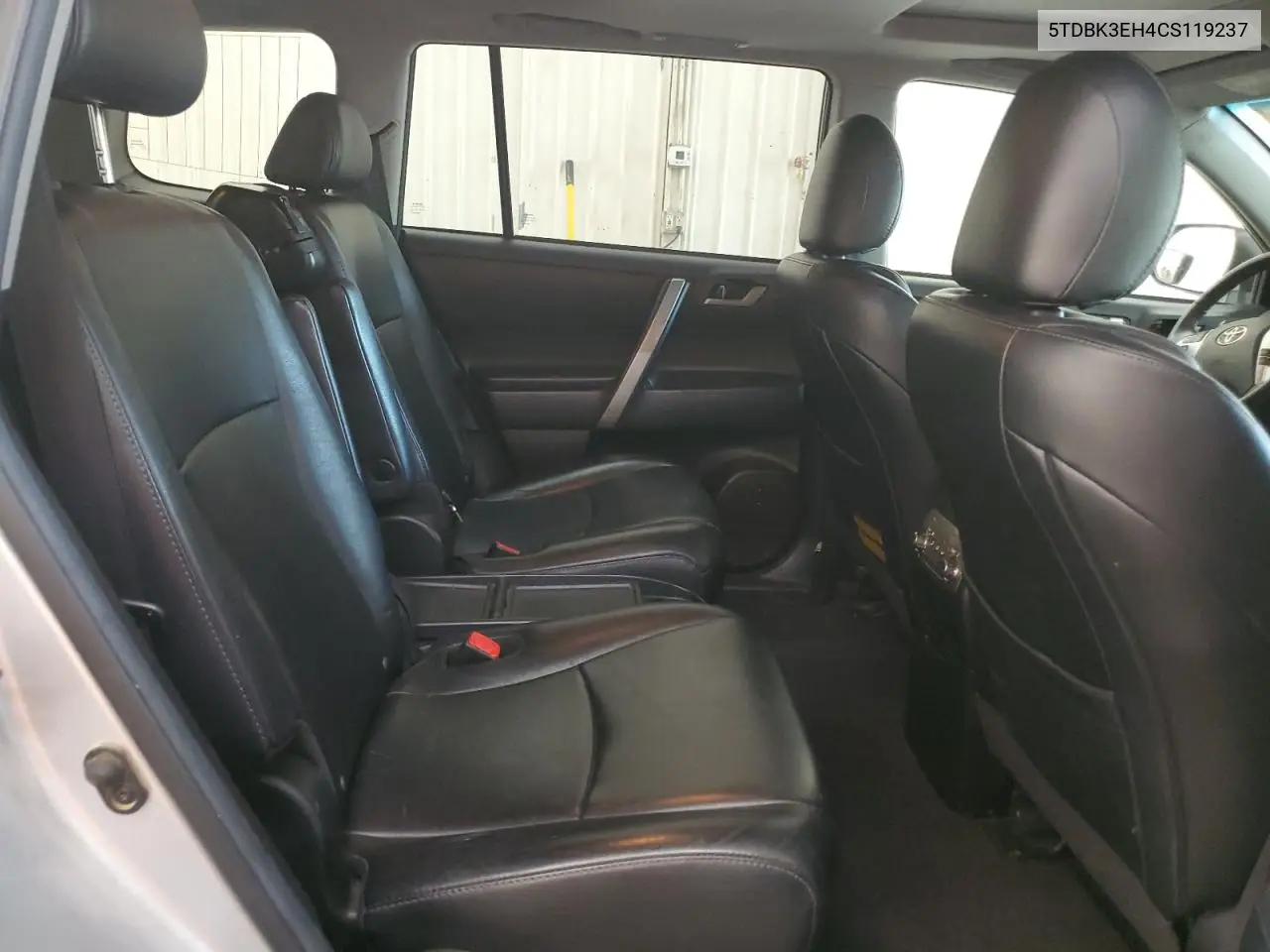 2012 Toyota Highlander Base VIN: 5TDBK3EH4CS119237 Lot: 55970775