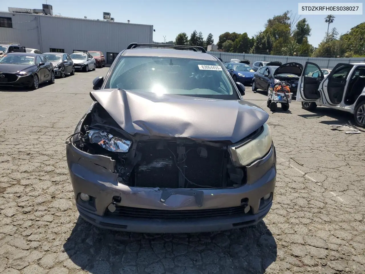 2014 Toyota Highlander Le VIN: 5TDZKRFH0ES038027 Lot: 63064455