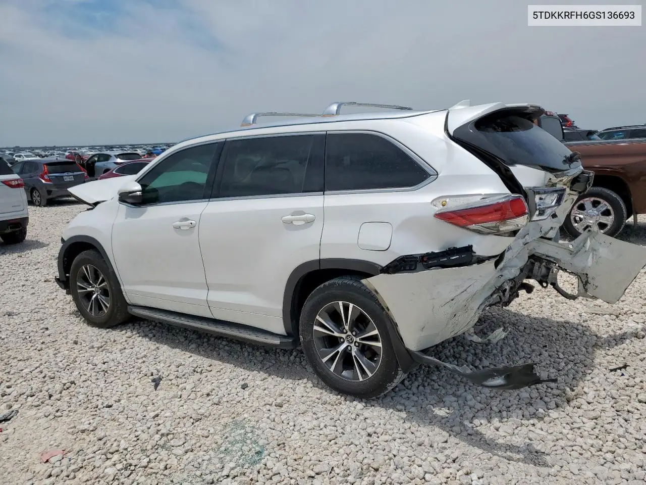 2016 Toyota Highlander Xle VIN: 5TDKKRFH6GS136693 Lot: 56861785