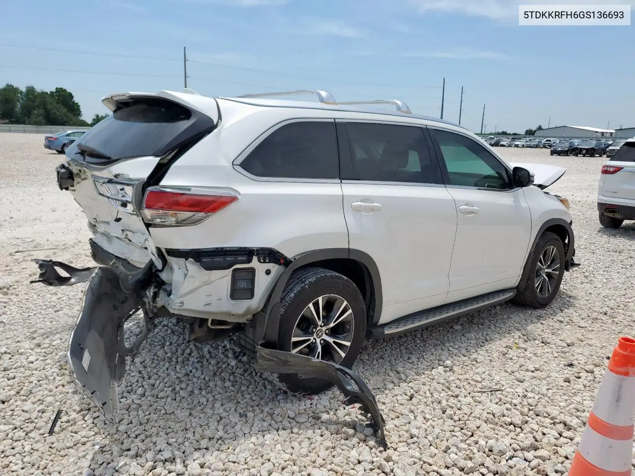 2016 Toyota Highlander Xle VIN: 5TDKKRFH6GS136693 Lot: 56861785