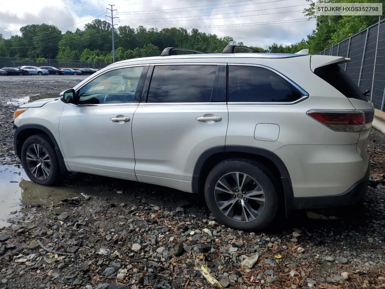 2016 Toyota Highlander Xle VIN: 5TDJKRFHXGS352798 Lot: 56978685