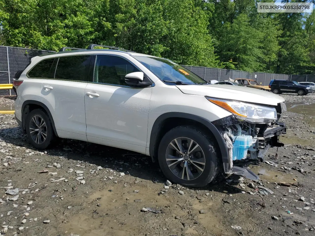2016 Toyota Highlander Xle VIN: 5TDJKRFHXGS352798 Lot: 56978685