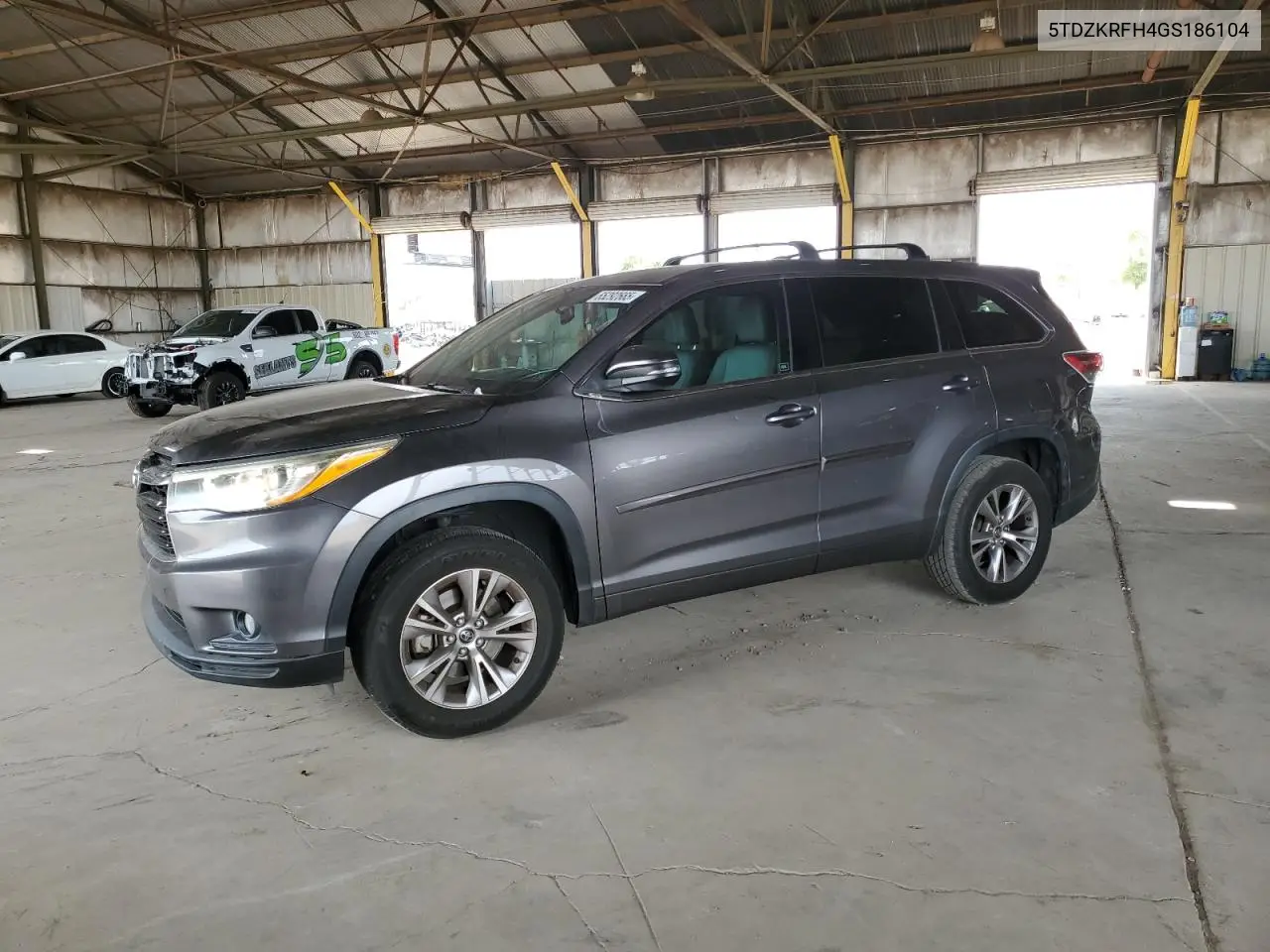 2016 Toyota Highlander Le VIN: 5TDZKRFH4GS186104 Lot: 65292665