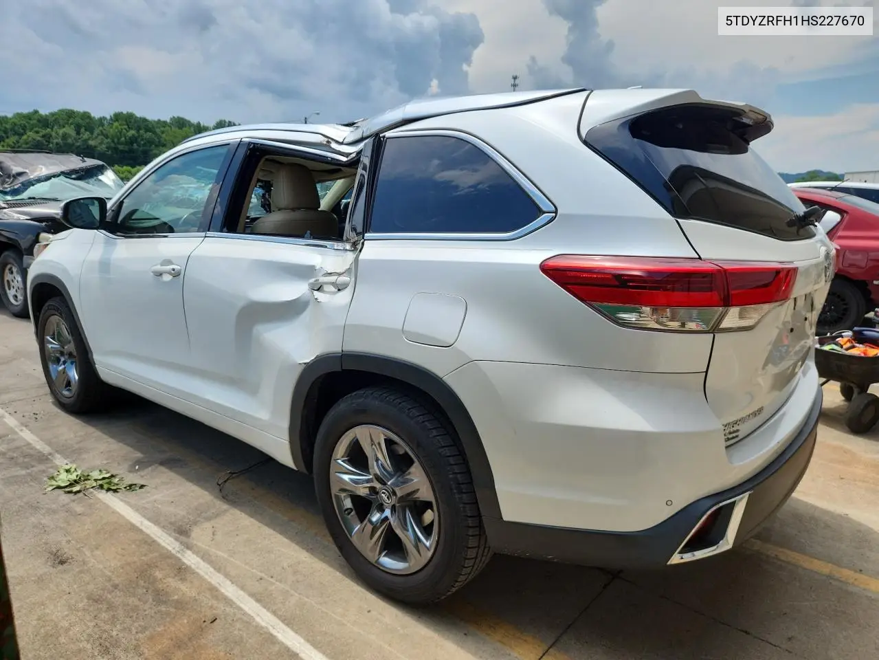 2017 Toyota Highlander Limited VIN: 5TDYZRFH1HS227670 Lot: 62749185