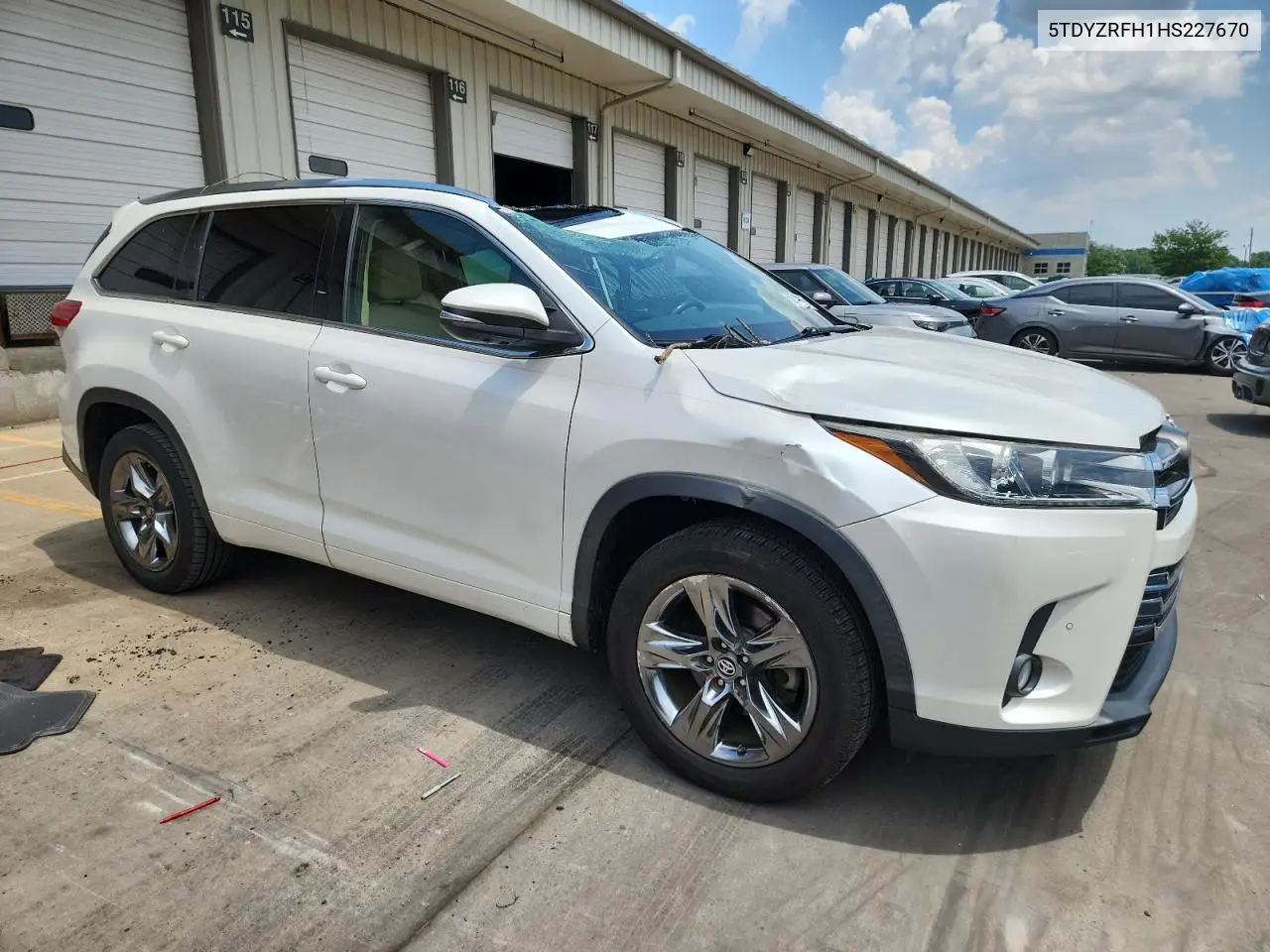 2017 Toyota Highlander Limited VIN: 5TDYZRFH1HS227670 Lot: 62749185