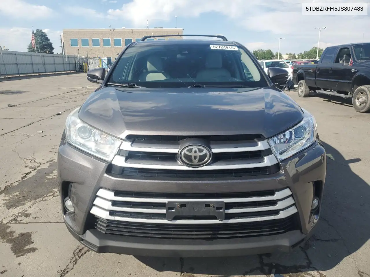 2018 Toyota Highlander Le VIN: 5TDBZRFH5JS807483 Lot: 62724915