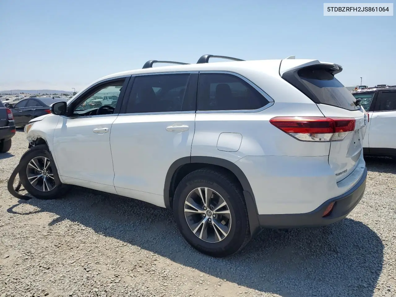 2018 Toyota Highlander Le VIN: 5TDBZRFH2JS861064 Lot: 65033125