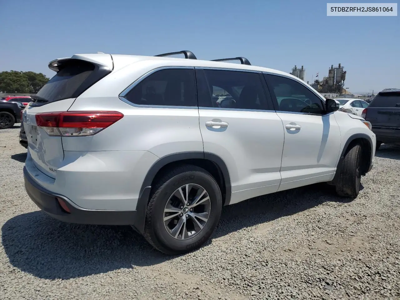 2018 Toyota Highlander Le VIN: 5TDBZRFH2JS861064 Lot: 65033125
