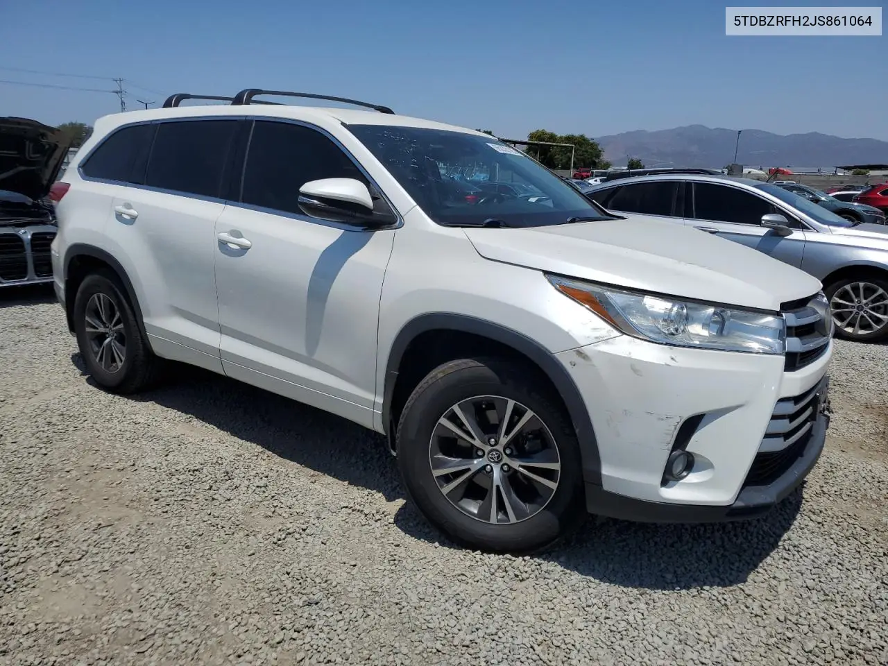 2018 Toyota Highlander Le VIN: 5TDBZRFH2JS861064 Lot: 65033125