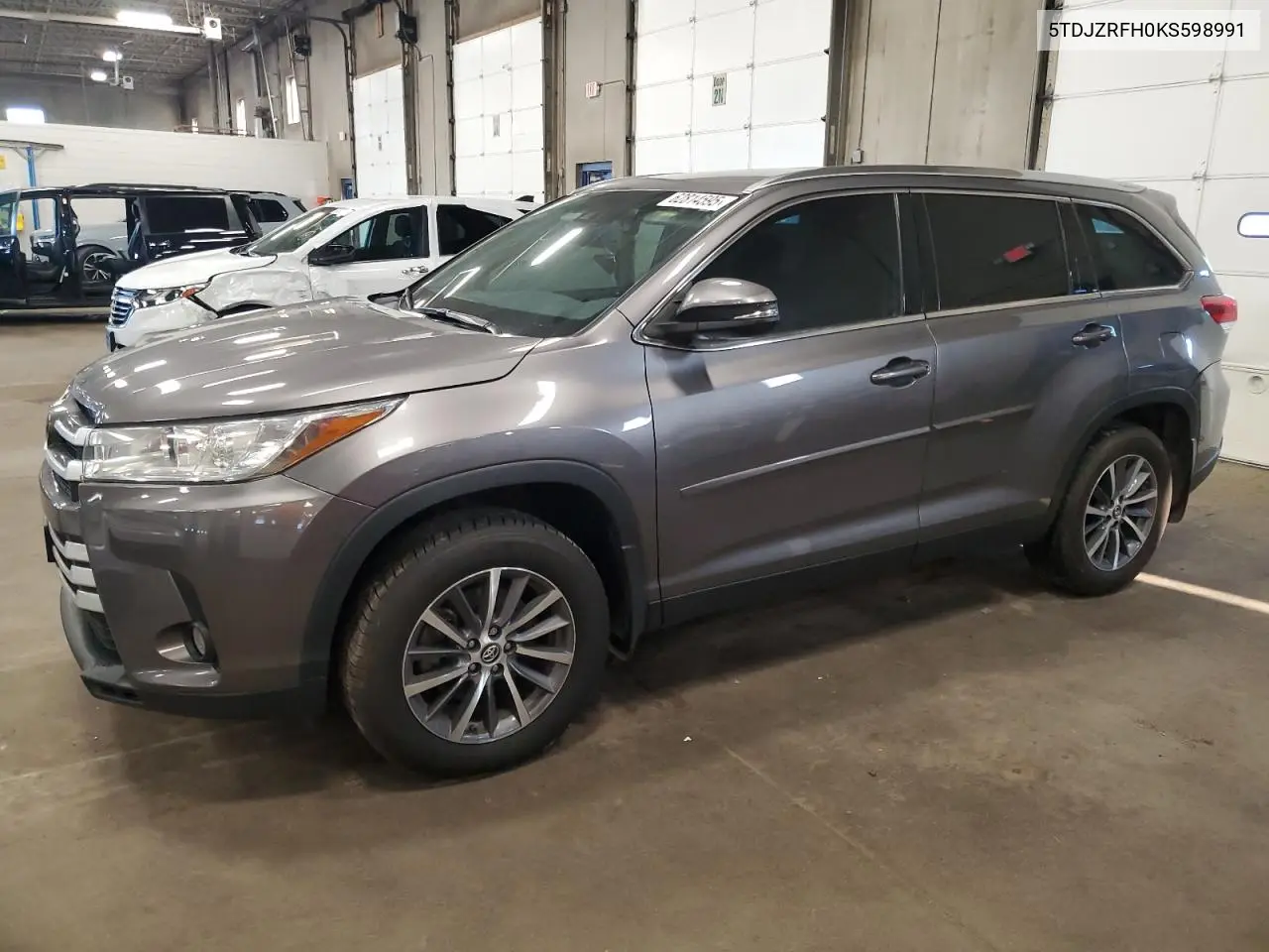 2019 Toyota Highlander Se VIN: 5TDJZRFH0KS598991 Lot: 62814595