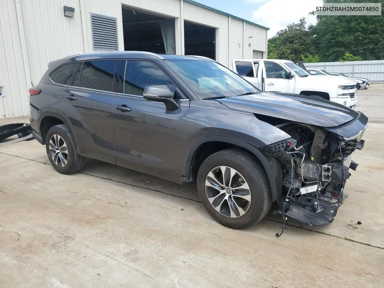 2021 Toyota Highlander Xle VIN: 5TDHZRAH2MS074850 Lot: 56060295