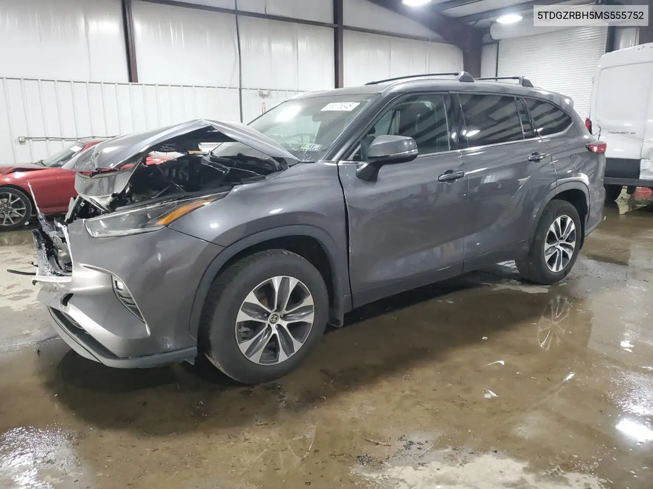 2021 Toyota Highlander Xle VIN: 5TDGZRBH5MS555752 Lot: 56575345