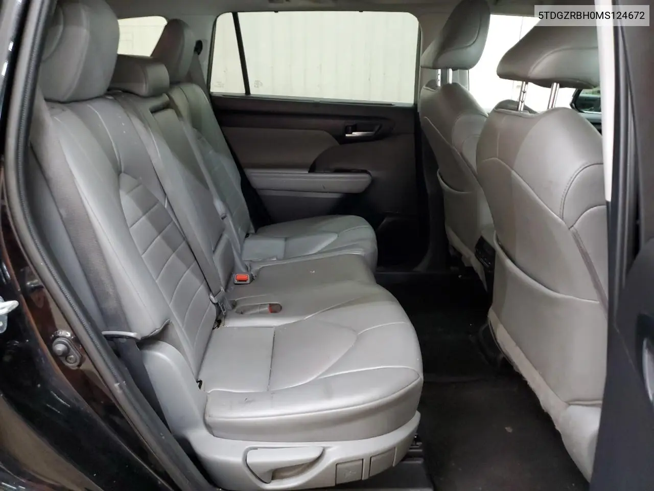 2021 Toyota Highlander Xle VIN: 5TDGZRBH0MS124672 Lot: 62711235