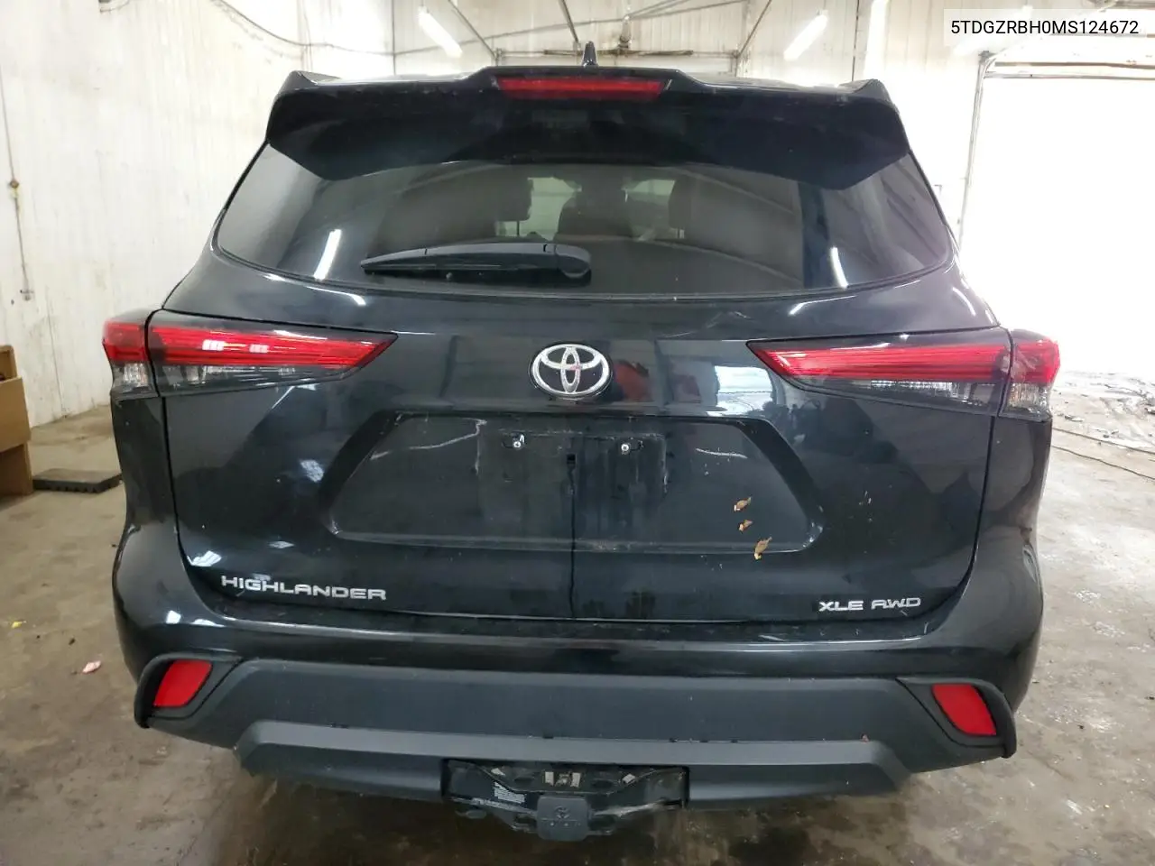 2021 Toyota Highlander Xle VIN: 5TDGZRBH0MS124672 Lot: 62711235