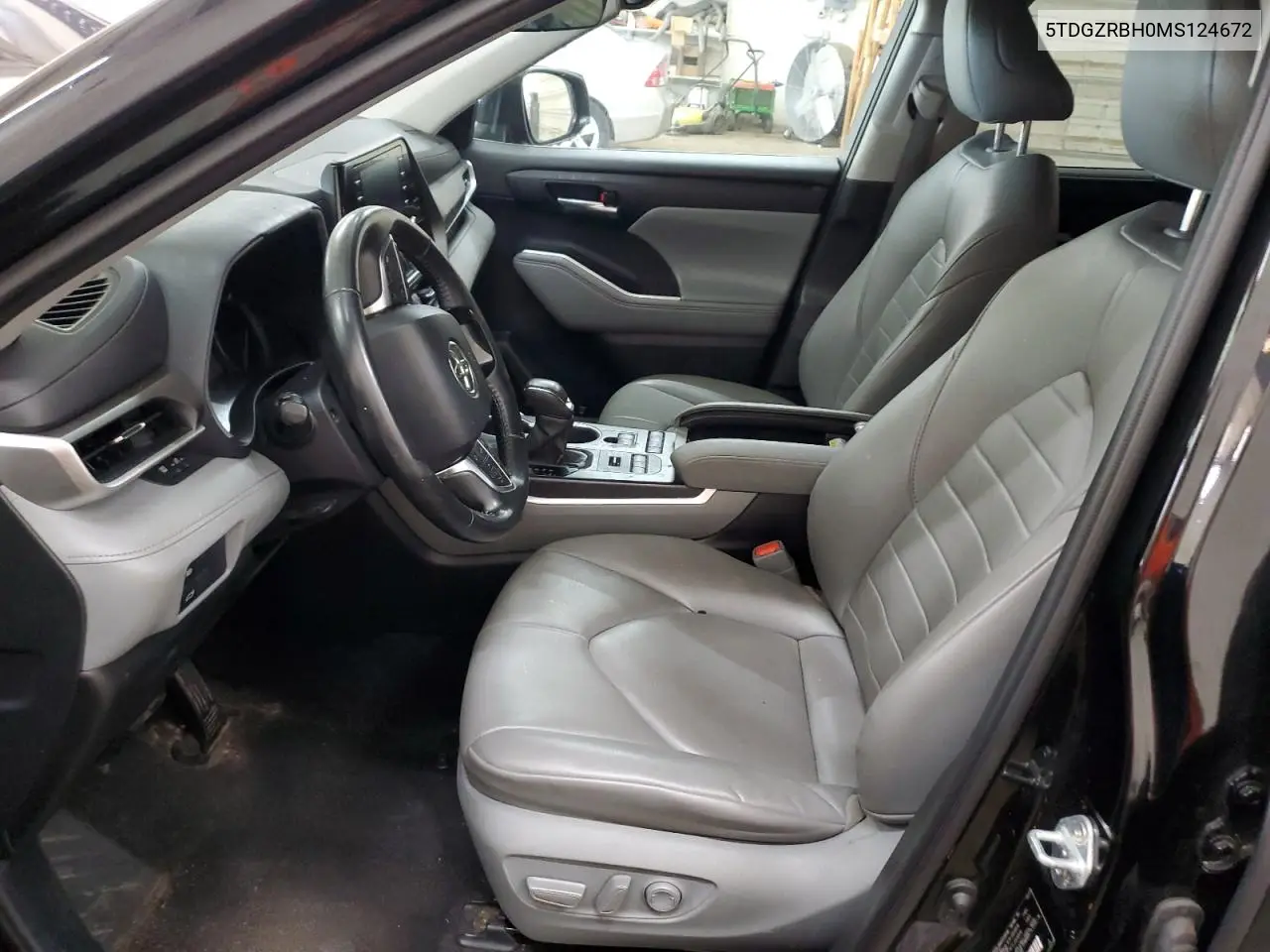 2021 Toyota Highlander Xle VIN: 5TDGZRBH0MS124672 Lot: 62711235