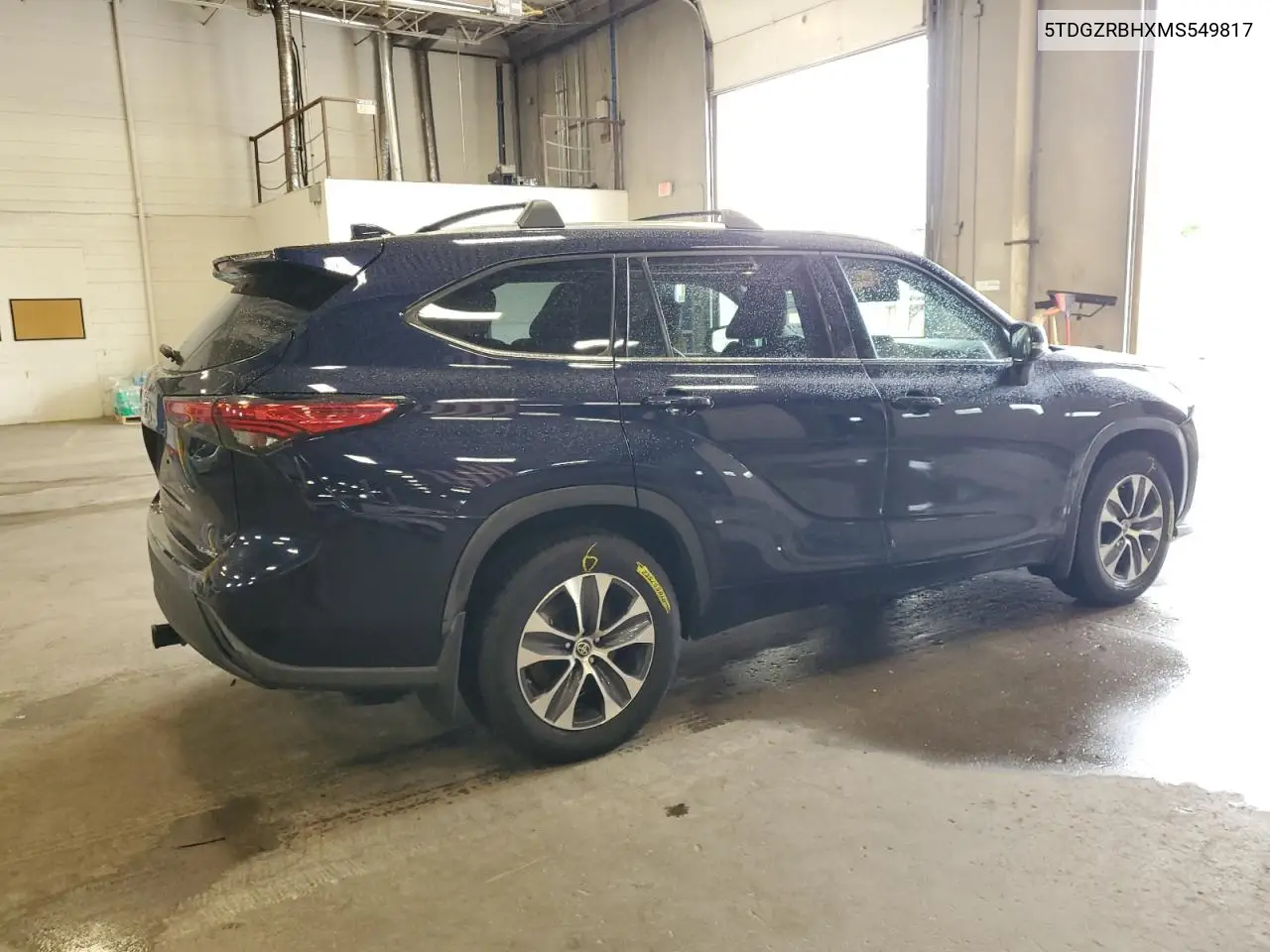 2021 Toyota Highlander Xle VIN: 5TDGZRBHXMS549817 Lot: 62757445