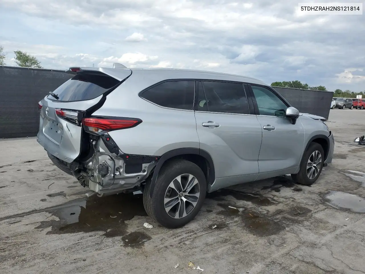 2022 Toyota Highlander Xle VIN: 5TDHZRAH2NS121814 Lot: 50710215