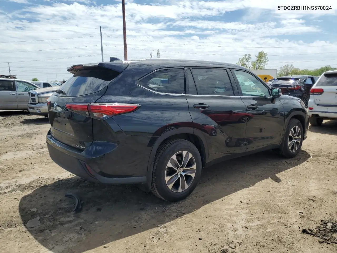 2022 Toyota Highlander Xle VIN: 5TDGZRBH1NS570024 Lot: 56282345
